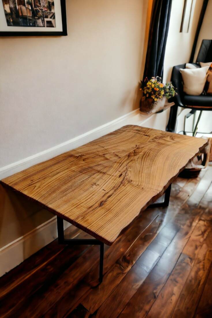Choosing the Perfect Custom Solid Wood Dining Table