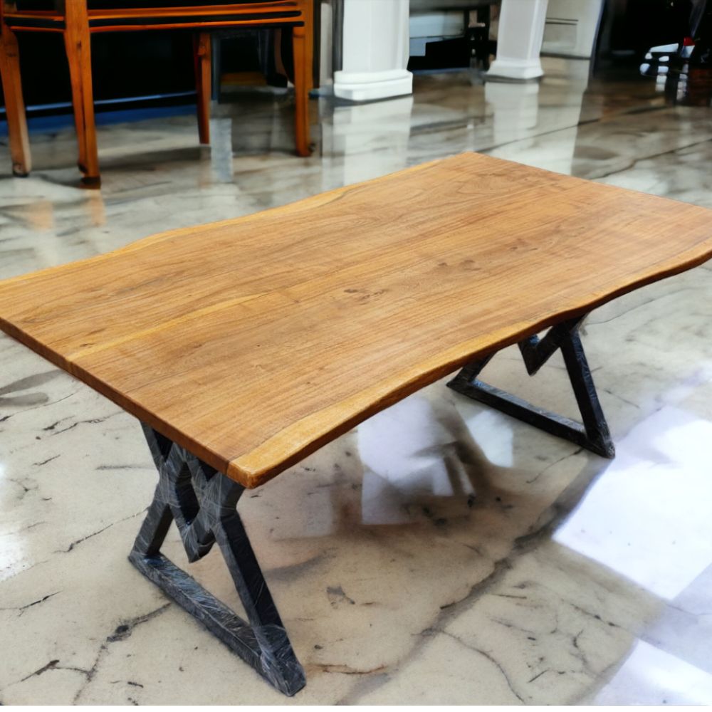A Guide to Choosing a Perfect Custom Solid Wood Table